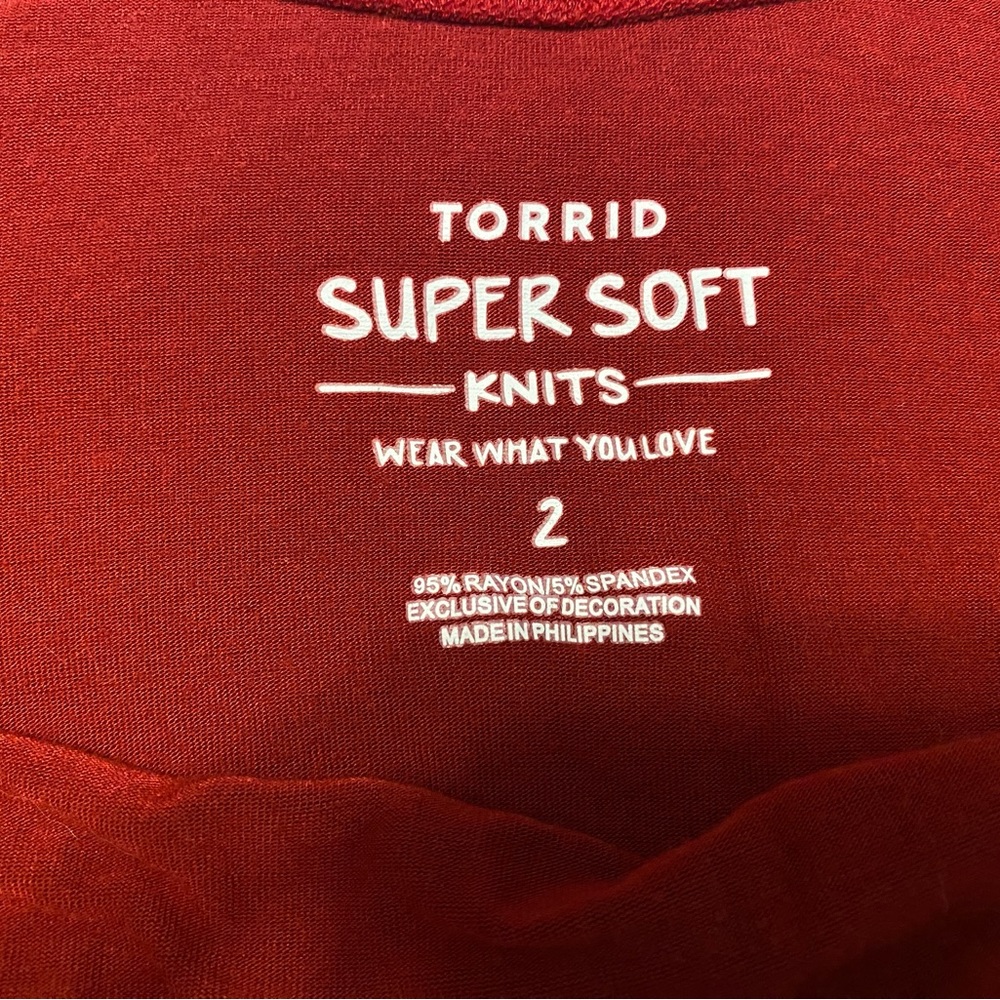 Torrid Babydoll Super Soft Scoop Neck Lace Bell Sleeve Tee Size 2 Rio Red Boho - Picture 6 of 15